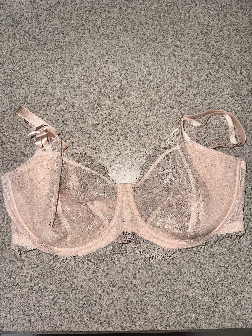 NWOT Victoria’s Secret Dream Angels shimmer Lace Underwire Bra 36DD